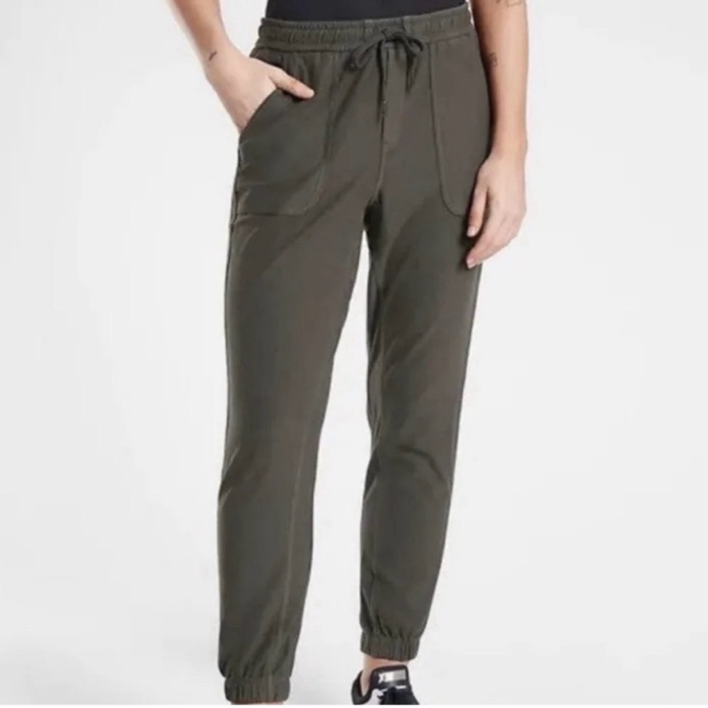 Athleta Farallon Jogger Size 8